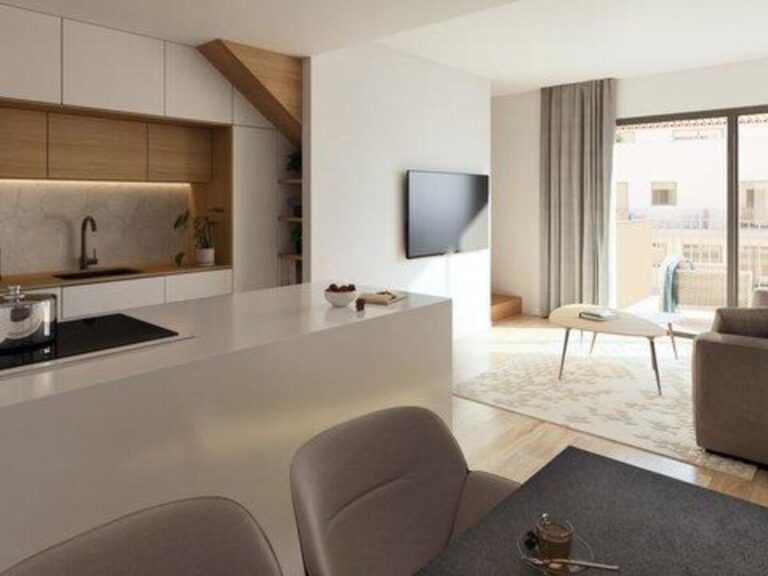 Immobilienportale Spanien Wohnung suchen Laptop