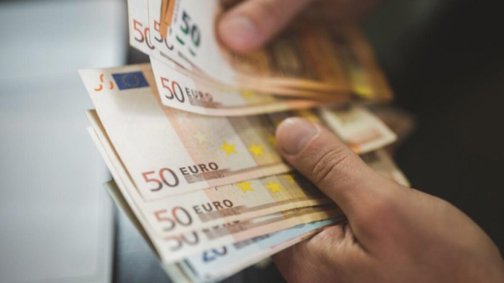 Gehalt in Spanien 2026 – Durchschnitt, Branchen & Unterschiede