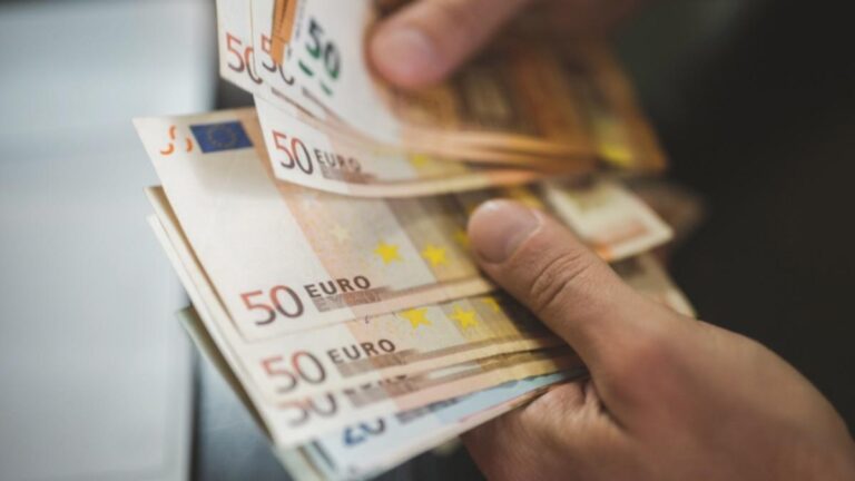 Gehalt in Spanien 2026 Einkommen Arbeit Spanien Euro